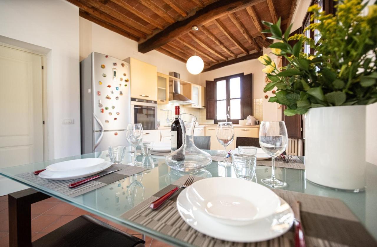 Serena Apartment, Cosy Close Center Town Lucca Bagian luar foto