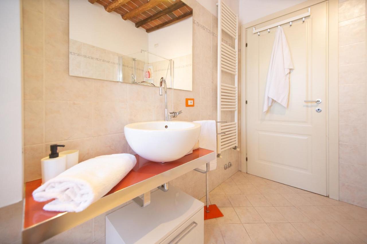 Serena Apartment, Cosy Close Center Town Lucca Bagian luar foto