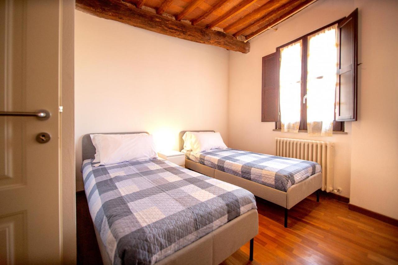 Serena Apartment, Cosy Close Center Town Lucca Bagian luar foto