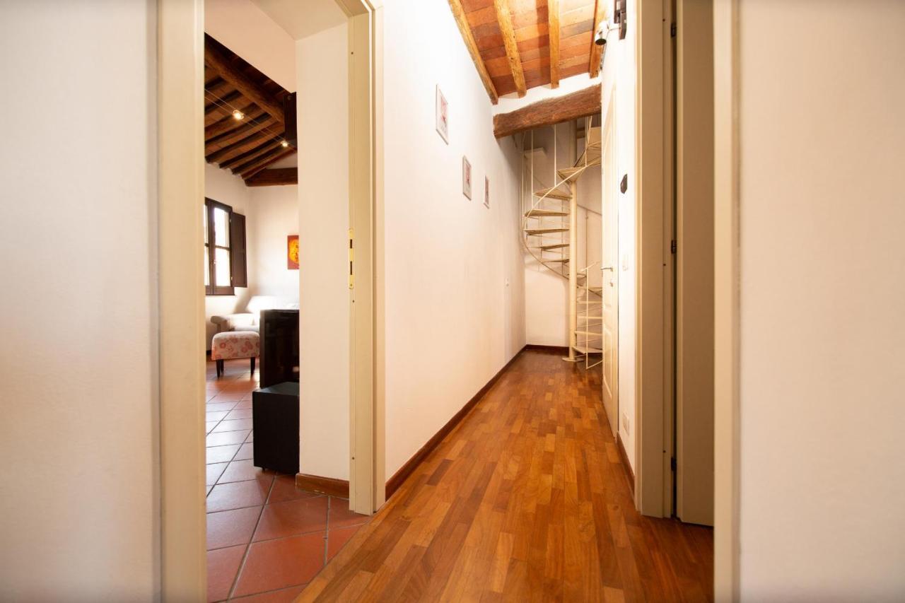 Serena Apartment, Cosy Close Center Town Lucca Bagian luar foto
